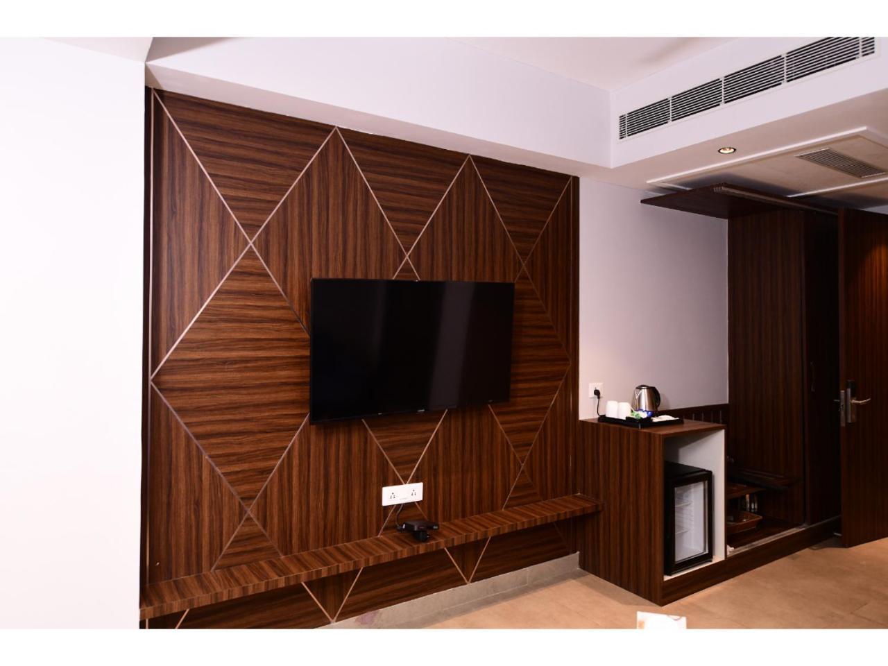 Belvedere Suites 大诺伊达 外观 照片
