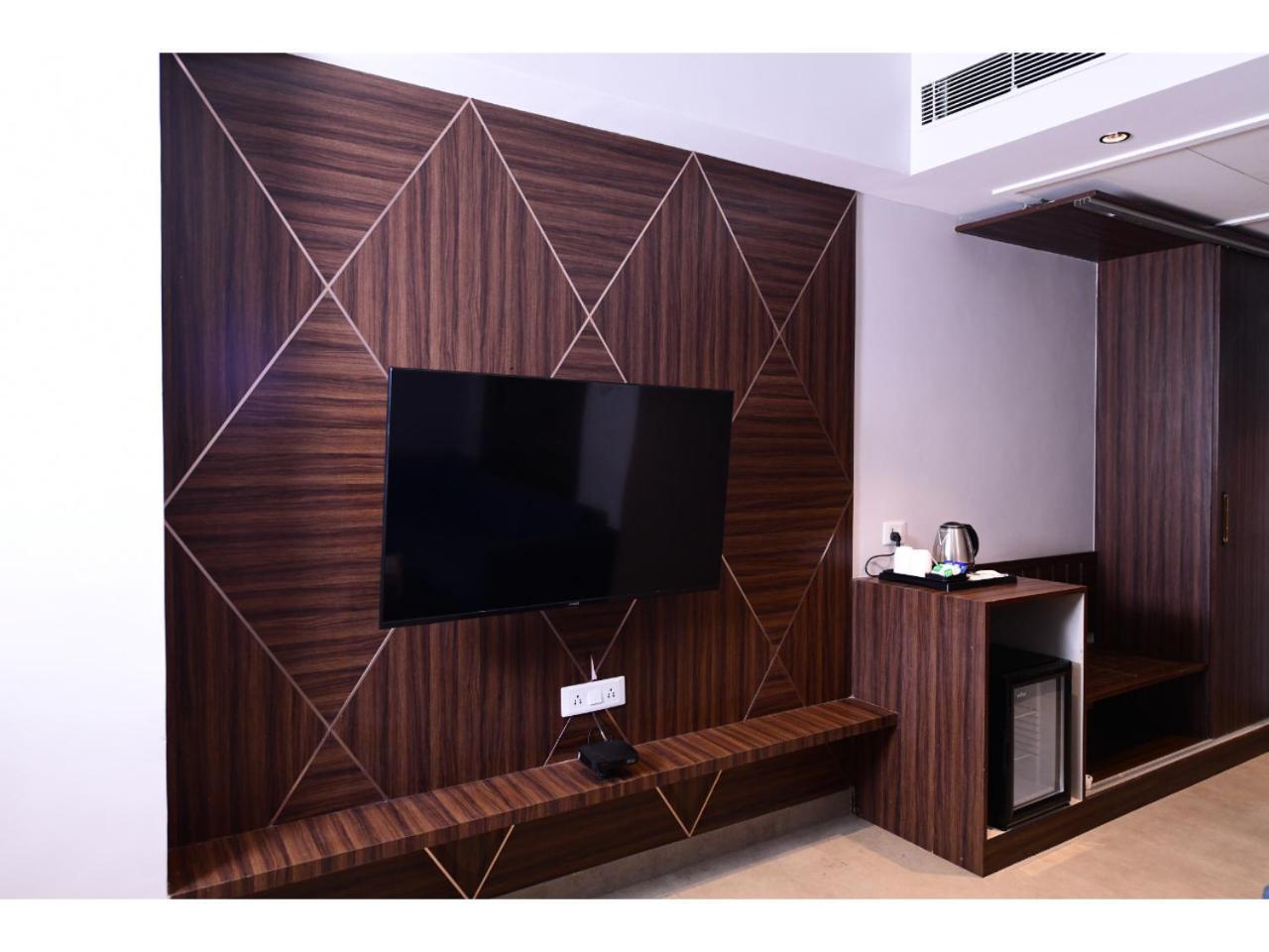 Belvedere Suites 大诺伊达 外观 照片