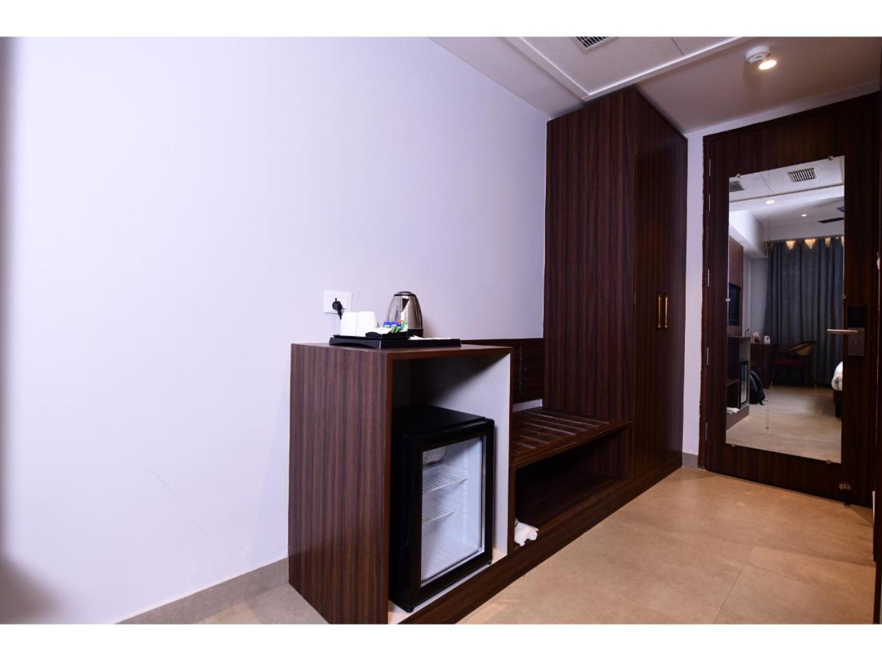 Belvedere Suites 大诺伊达 外观 照片